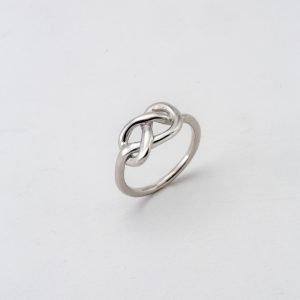 Bague "Nœud en huit"