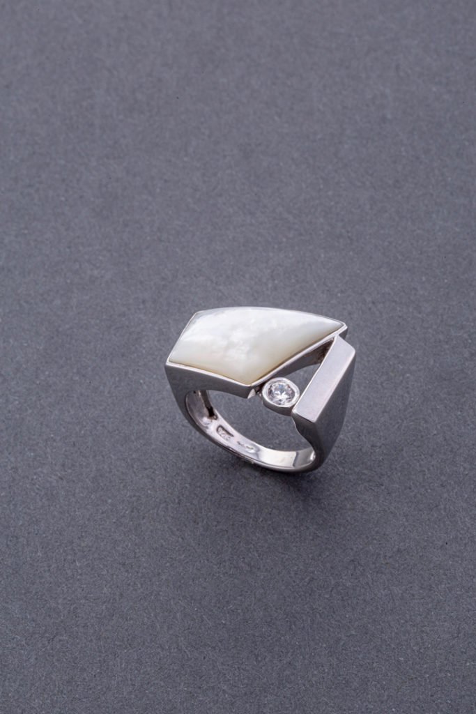 Bague "Trapèze de nacre"
