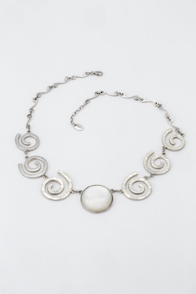 Collier "Nacre et spirale"