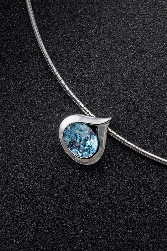 Pendentif "Goutte bleue"