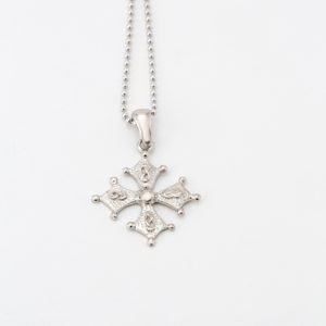 Pendentif "Croix Occitane" ornée d'entrelacs