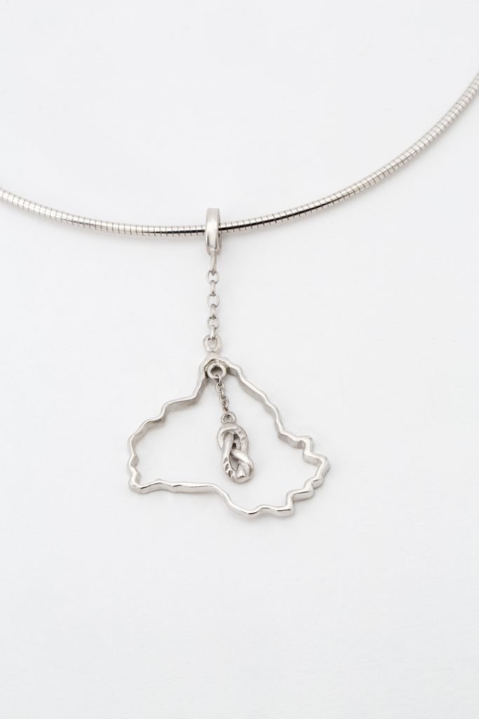 Pendentif Aveyron orné d'un "Lacs d'Amour"