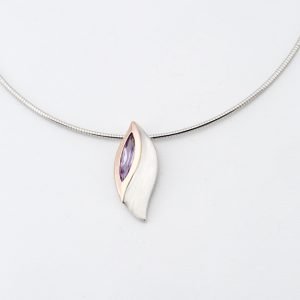 Pendentif "Feuille d'Améthyste"