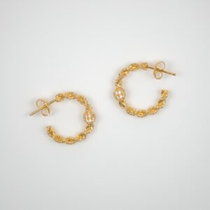 Petites boucles d’oreille tressées plaquées or
